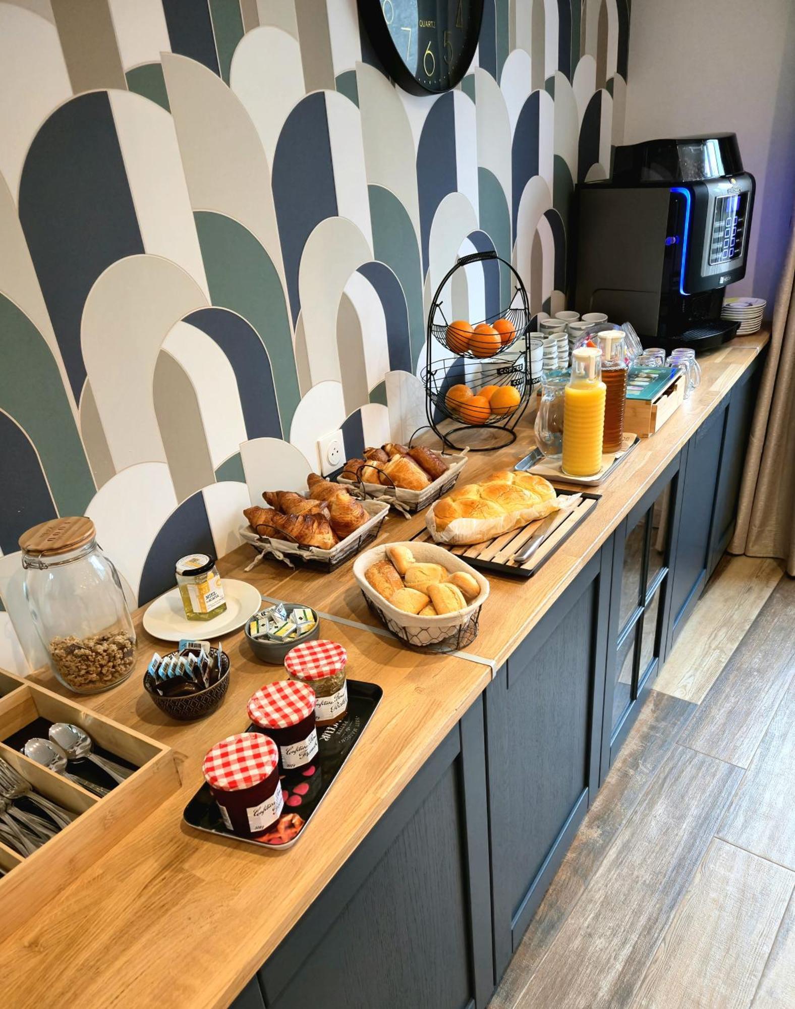 Hotel Le Smile Saint-Vincent-Sterlanges 外观 照片